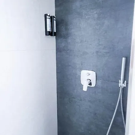 Alfa Mikro-apartment 2 Betten Kueche Bad L Smarttv Wifi L Porsche & Bosch L 2 Beds Kitchen Bath Bs21a1 شتوتغارت