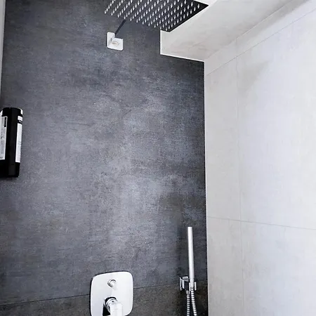 Daire Alfa Mikro-apartment 2 Betten Kueche Bad L Smarttv Wifi L Porsche & Bosch L 2 Beds Kitchen Bath Bs21a1 Stuttgart